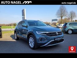 Blau Gebraucht 2024 VW T-Roc Life SUV | 21.995 € (Guter Preis)