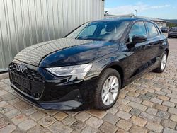 Schwarz schwarz Neu 2025 Audi A3 Sportback Kleinwagen | 31.079 € (Superpreis)