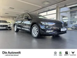 Deep black perleffekt (schwarz) Gebraucht 2022 VW Passat Business Kombi | 20.980 € (Guter Preis)