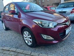 Rot Gebraucht 2014 Hyundai i20 Edition Limousine | 4.650 € (Fairer Preis)