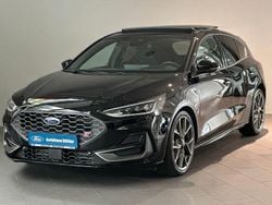 Schwarz Gebraucht 2023 Ford Focus ST Limousine | 34.990 € (Fairer Preis)
