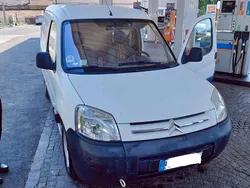 Weiß Gebraucht 2007 Citroën Berlingo Van / Kleinbus | 3.000 € (Etwas zu teuer)