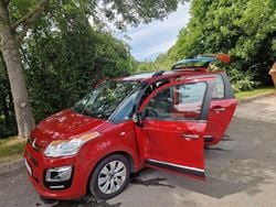 Rot Gebraucht 2014 Citroën C3 Picasso Exclusive Van / Kleinbus | 4.900 € (Fairer Preis)
