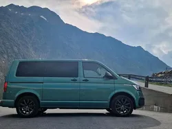 Grün Gebraucht 2020 VW Multivan Van / Kleinbus | 41.000 € (Fairer Preis)