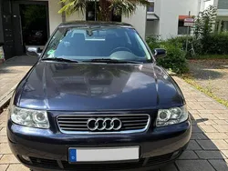 Blau Gebraucht 2001 Audi A3 Ambiente Limousine | 890 € (Guter Preis)
