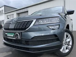 Grau Gebraucht 2020 Skoda Karoq Drive SUV | 24.140 € (Fairer Preis)