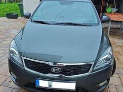 Grau Gebraucht 2010 Kia Ceed Sportswagon Spirit Kombi | 3.200 € (Fairer Preis)