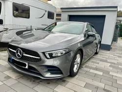 Grau Gebraucht 2019 Mercedes A200 AMG line Kleinwagen | 25.000 € (Etwas zu teuer)