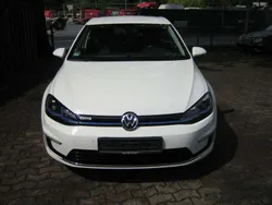 Pure white Gebraucht 2018 VW e-Golf Kleinwagen | 11.800 € (Fairer Preis)