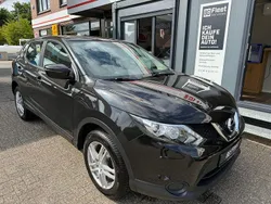 Schwarz Gebraucht 2016 Nissan Qashqai Visia SUV | 8.490 € (Fairer Preis)