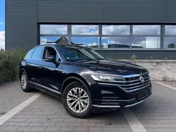 Schwarz Gebraucht 2018 VW Touareg Elegance SUV | 18.990 €