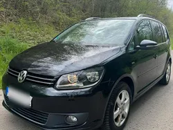 Schwarz Gebraucht 2014 VW Touran Life Van / Kleinbus | 9.999 € (Fairer Preis)