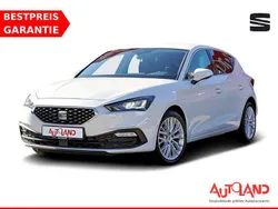 Weiß Gebraucht 2020 Seat Leon XCELLENCE Limousine | 21.950 € (Etwas zu teuer)