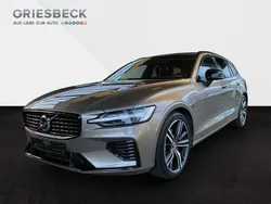Pebble grey / metallic Gebraucht 2021 Volvo V60 R-Design Kombi | 33.770 € (Fairer Preis)