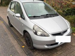 Grau Gebraucht 2004 Honda Jazz LS Kleinwagen | 1.300 € (Fairer Preis)