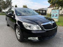 Schwarz Gebraucht 2010 Skoda Octavia Ambiente Kombi | 2.200 € (Fairer Preis)