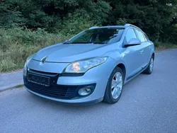 Grau Gebraucht 2012 Renault Mégane III Expression Limousine | 2.490 € (Superpreis)