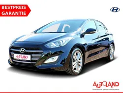 Schwarz Gebraucht 2017 Hyundai i30 Passion Limousine | 14.490 € (Teuer)