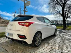 Weiß Gebraucht 2015 Hyundai i30 Turbo Limousine | 9.500 € (Guter Preis)