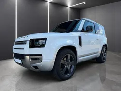 Weiß Gebraucht 2023 Land Rover Defender SUV | 89.900 € (Etwas zu teuer)