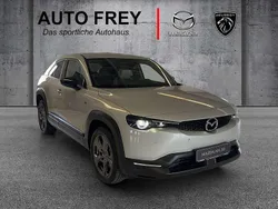 Ceramic white Gebraucht 2023 Mazda MX30 SUV | 21.790 € (Etwas zu teuer)