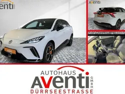 Dover white&black roof Gebraucht 2024 MG MG4 EV Kleinwagen | 30.479 € (Superpreis)