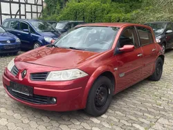 Rot Gebraucht 2006 Renault Mégane II Dynamique Limousine | 1.199 € (Superpreis)