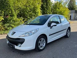 Weiß Gebraucht 2009 Peugeot 207 Urban Move Limousine | 1.790 € (Guter Preis)