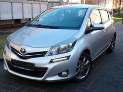 Silber Gebraucht 2013 Toyota Yaris Club Limousine | 5.940 € (Fairer Preis)