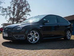 Schwarz Gebraucht 2009 Ford Focus ST Limousine | 7.500 €