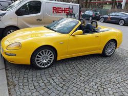 Gelb Gebraucht 2002 Maserati Spyder Cabrio | 39.500 € (Fairer Preis)