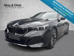 Black sapphire metallic Neu 2025 BMW i5 M Sport Limousine | 84.900 €