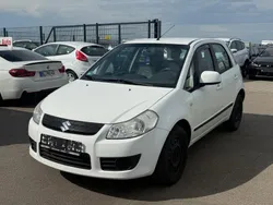 Weiß Gebraucht 2006 Suzuki SX4 Limousine | 950 €
