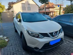 Weiß Gebraucht 2017 Nissan Qashqai N-Vision SUV | 15.000 € (Fairer Preis)