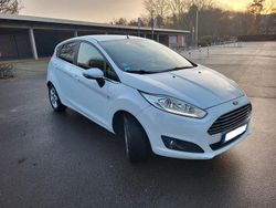 Weiß Gebraucht 2015 Ford Fiesta Trend Kleinwagen | 3.900 € (Guter Preis)