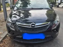 Schwarz Gebraucht 2017 Opel Zafira Tourer Van / Kleinbus | 6.900 € (Fairer Preis)