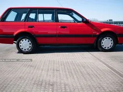 Rot Gebraucht 1993 Mazda 323 Kombi | 5.900 €