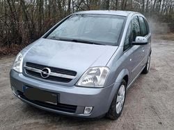 Grau Gebraucht 2005 Opel Meriva Van / Kleinbus | 1.000 € (Guter Preis)