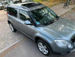 Grau Gebraucht 2011 Skoda Yeti Plus Edition SUV | 7.990 € (Fairer Preis)