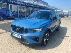 Blau Gebraucht 2024 Volvo XC40 Plus SUV | 39.300 € (Teuer)