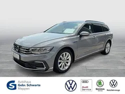 Grau Gebraucht 2022 VW Passat GTE Kombi | 20.750 € (Guter Preis)