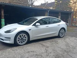 Weiß Gebraucht 2022 Tesla Model 3 Long Range Limousine | 31.950 € (Etwas zu teuer)