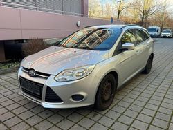 Silber Gebraucht 2011 Ford Focus Kombi | 1.990 € (Superpreis)