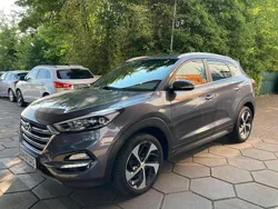 Grau Gebraucht 2016 Hyundai Tucson Premium SUV | 13.800 € (Fairer Preis)