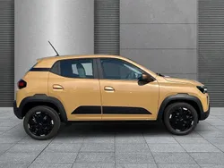 Safaribeige Gebraucht 2024 Dacia Spring Extreme Kleinwagen | 16.790 € (Fairer Preis)