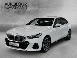 Weiss Gebraucht 2024 BMW i5 M Sport Limousine | 57.502 €