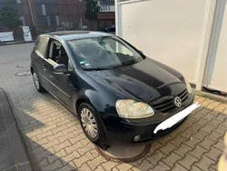 Schwarz Gebraucht 2007 VW Golf V Kleinwagen | 750 € (Fairer Preis)