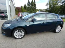 Grün Gebraucht 2015 Opel Astra Style Kombi | 7.450 € (Superpreis)