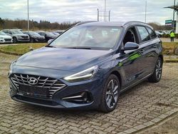 Blau teal blau metallic (metallic) Gebraucht 2024 Hyundai i30 Kombi | 22.980 € (Fairer Preis)