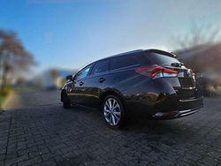 Schwarz Gebraucht 2015 Toyota Auris Executive Kombi | 9.300 € (Fairer Preis)
